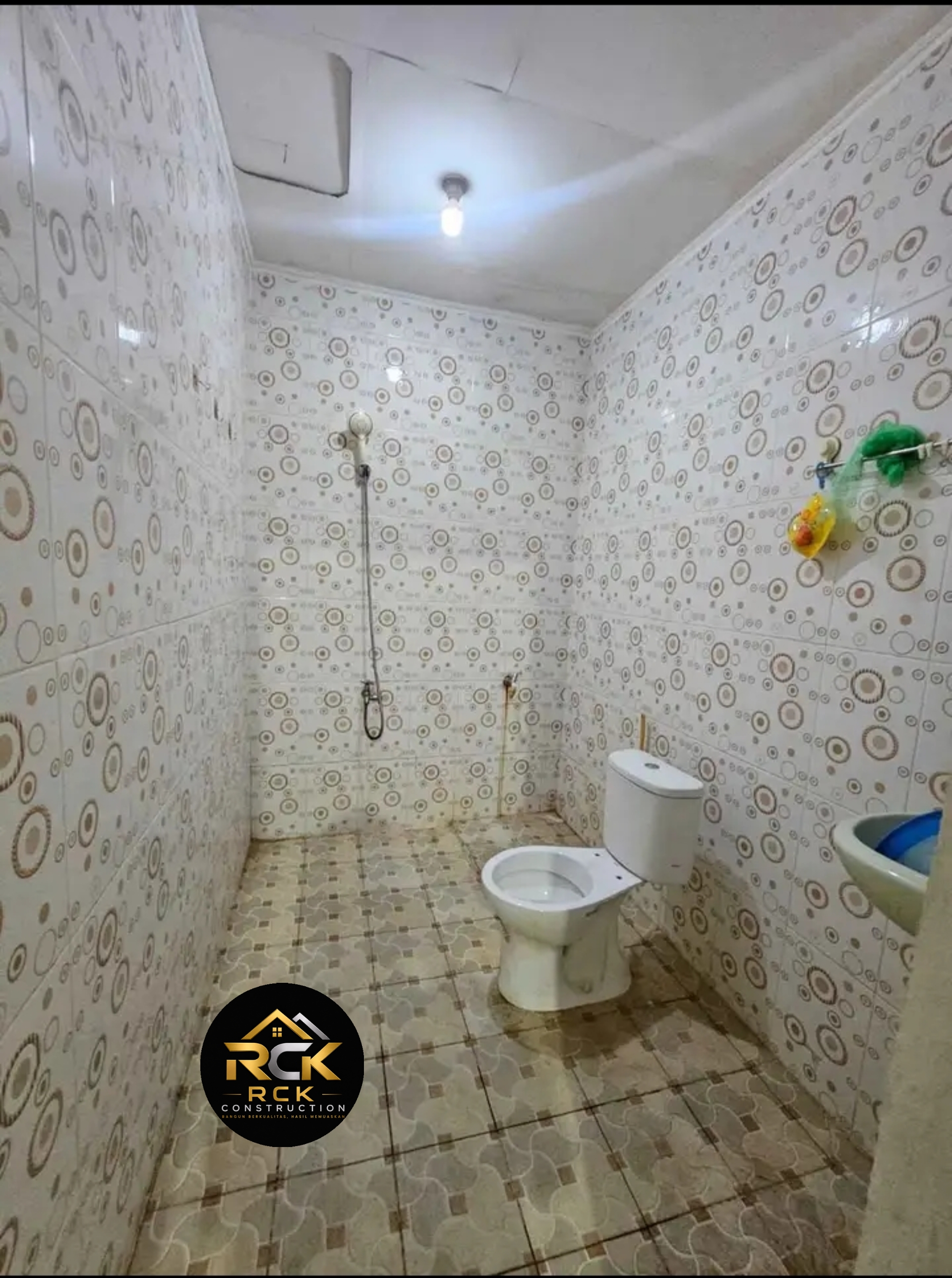 Kamar mandi sebelum renovasi