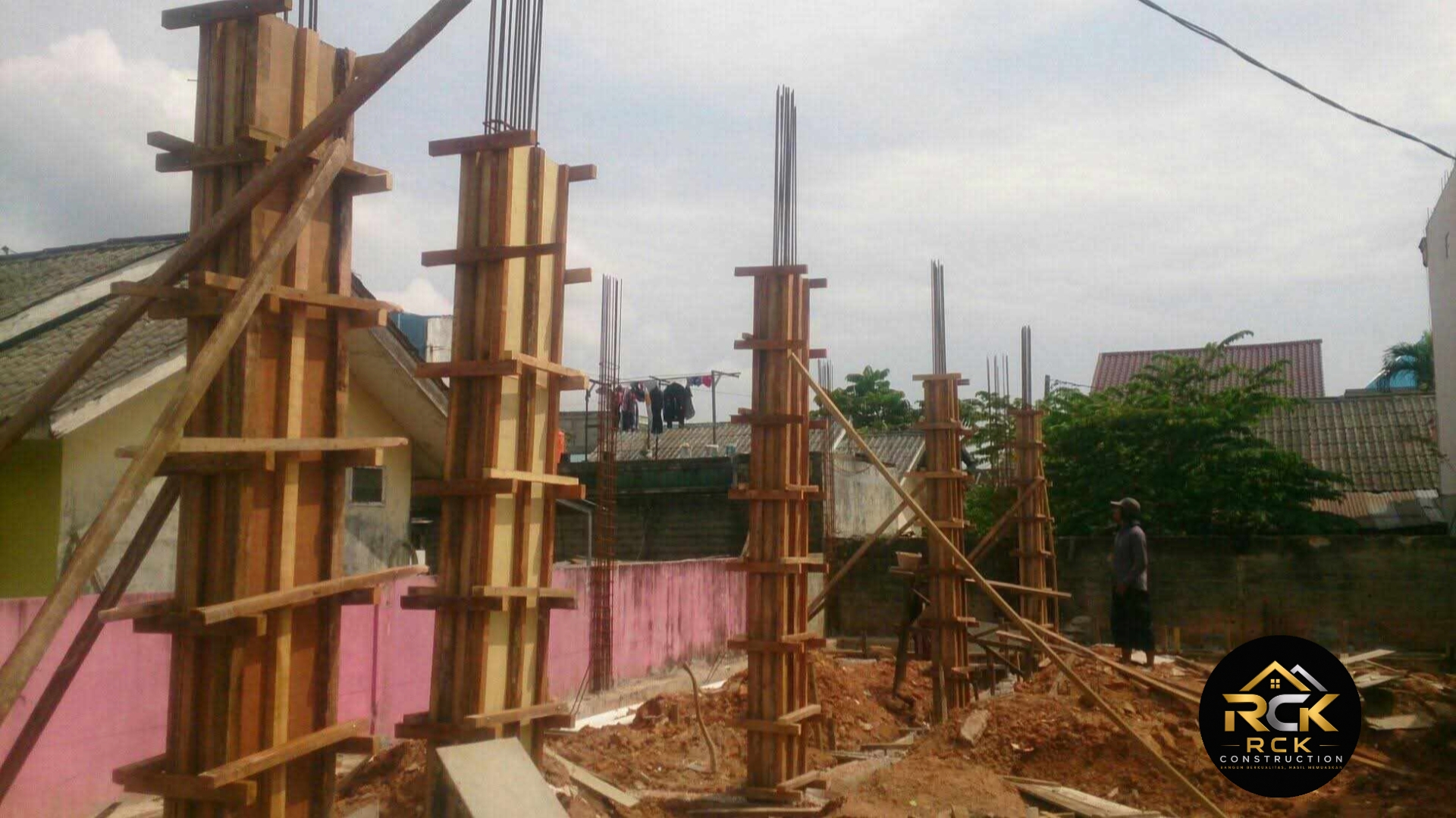 Tahap akhir finishing atap rumah